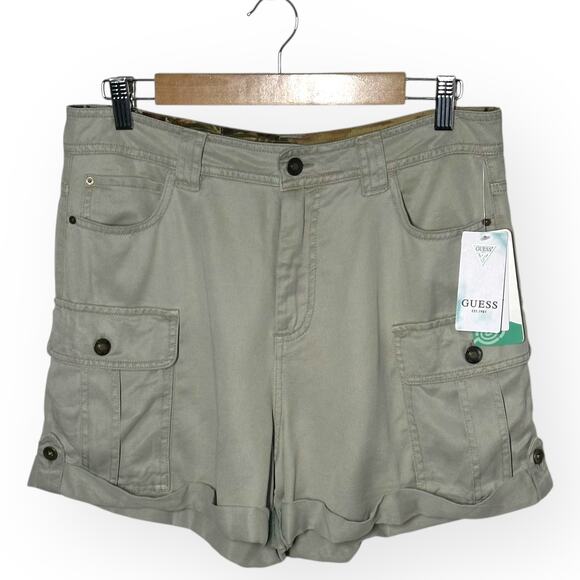 New GUESS Iris Cargo Cuffed Shorts Utility Light Green Baggy Beach Pool Cruise - Picture 2 of 11
